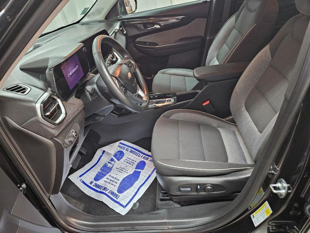 used 2025 Chevrolet TrailBlazer car, priced at $17,995