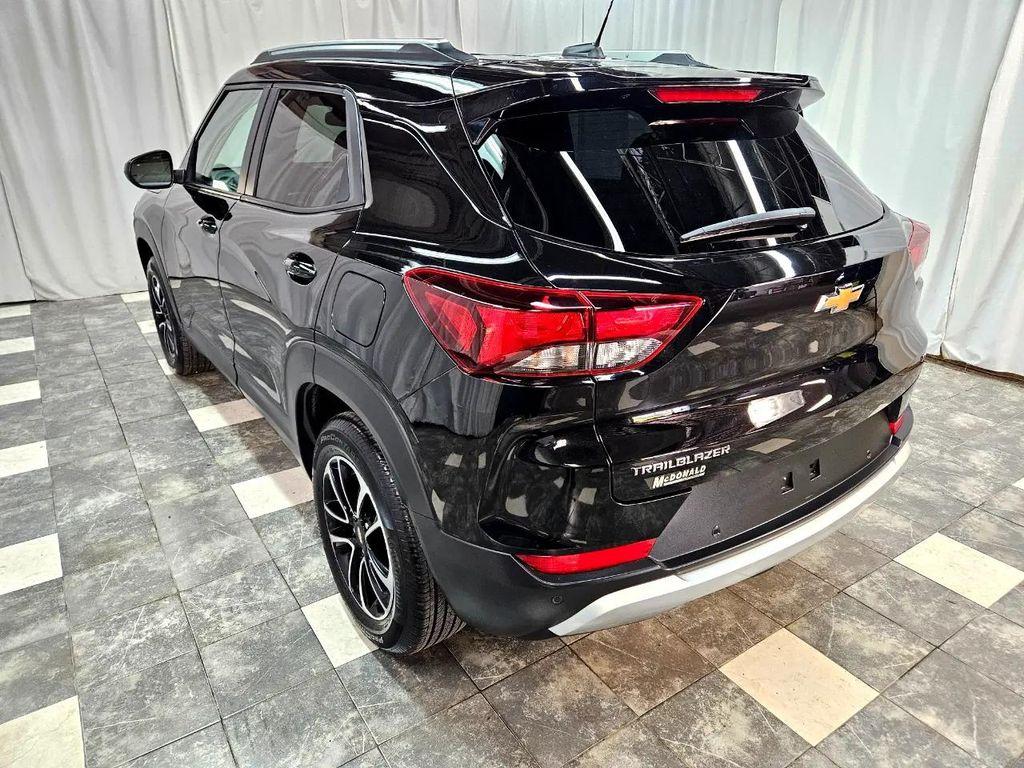used 2025 Chevrolet TrailBlazer car, priced at $17,995