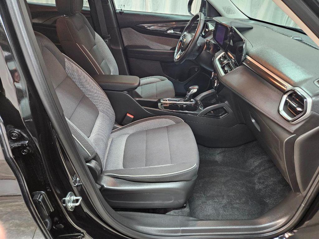 used 2025 Chevrolet TrailBlazer car, priced at $17,995