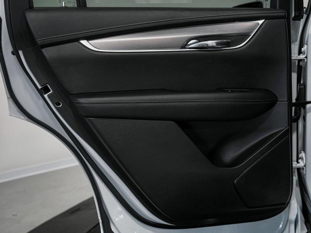 used 2023 Cadillac XT6 car, priced at $30,990