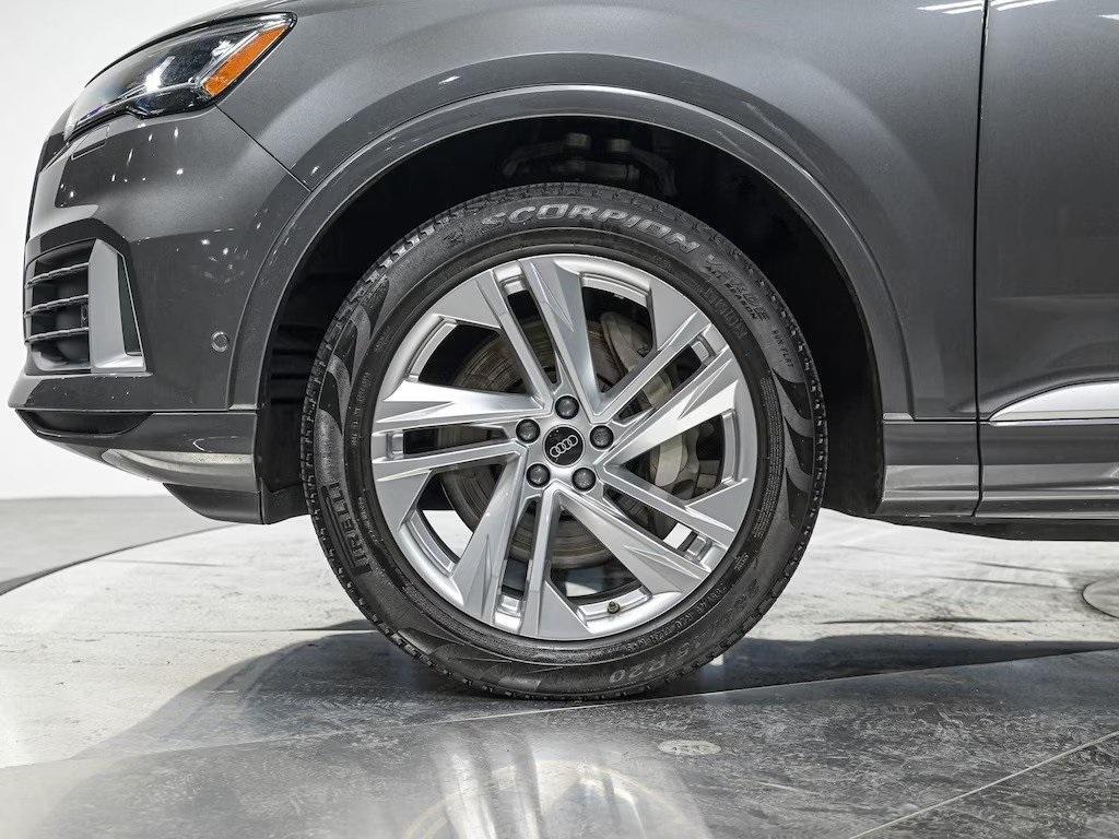 used 2023 Audi Q7 car, priced at $31,450
