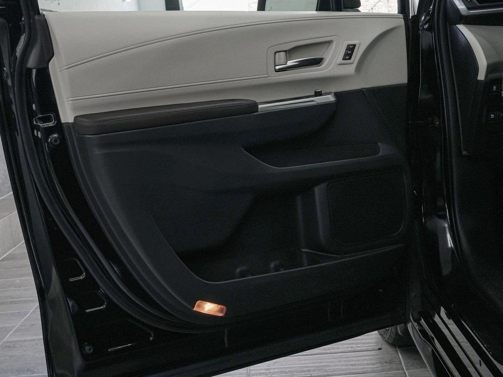 used 2022 Toyota Sienna car, priced at $53,890