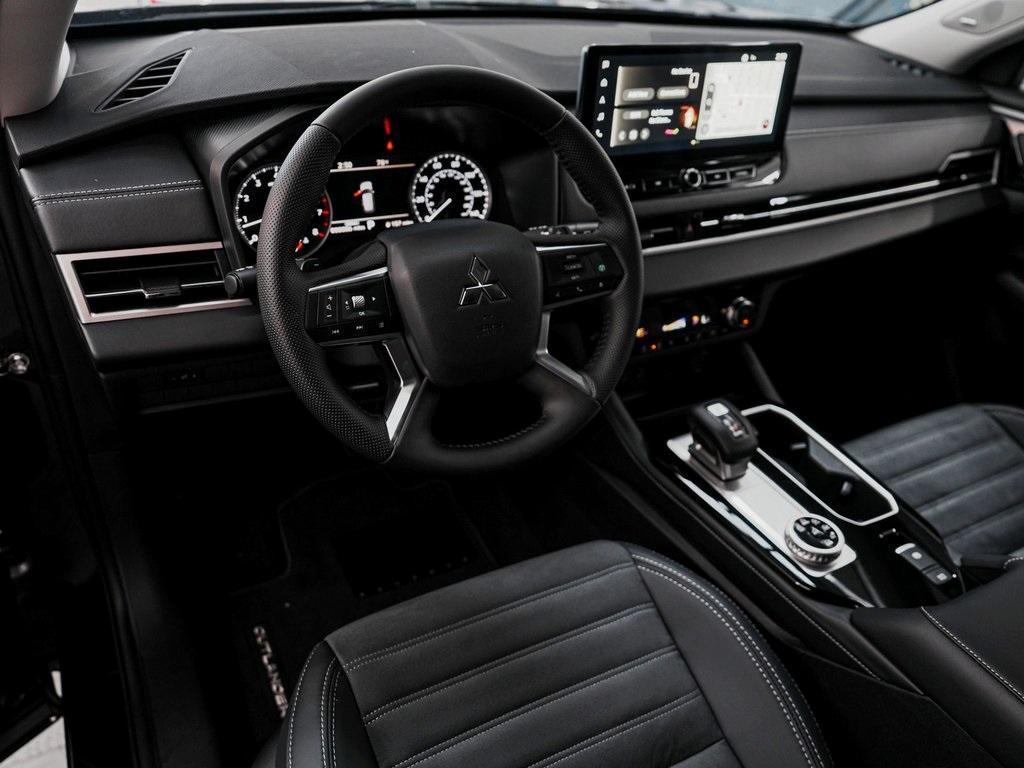 used 2025 Mitsubishi Outlander car, priced at $29,740