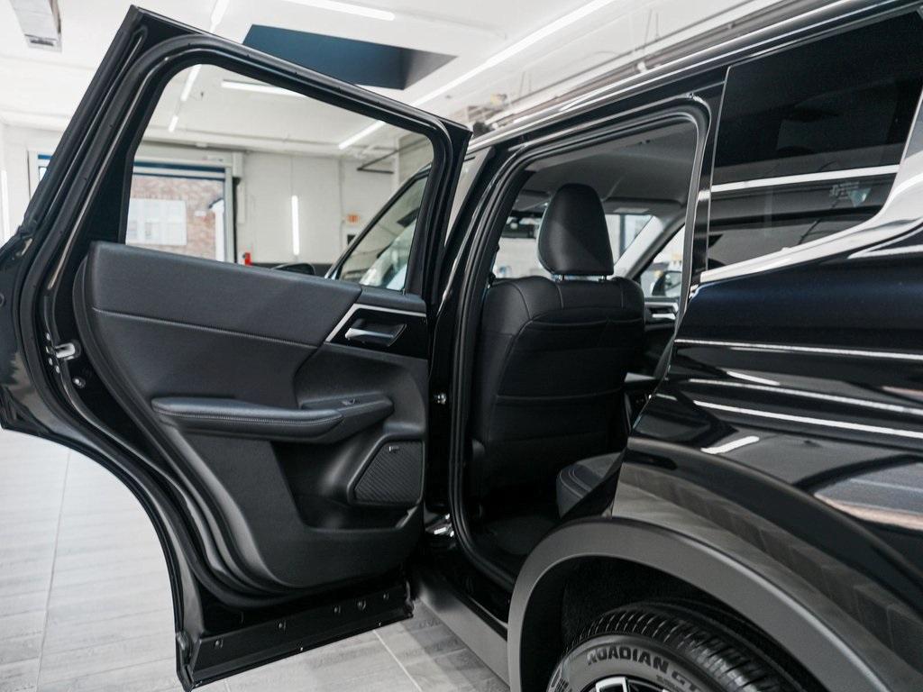 used 2025 Mitsubishi Outlander car, priced at $29,740