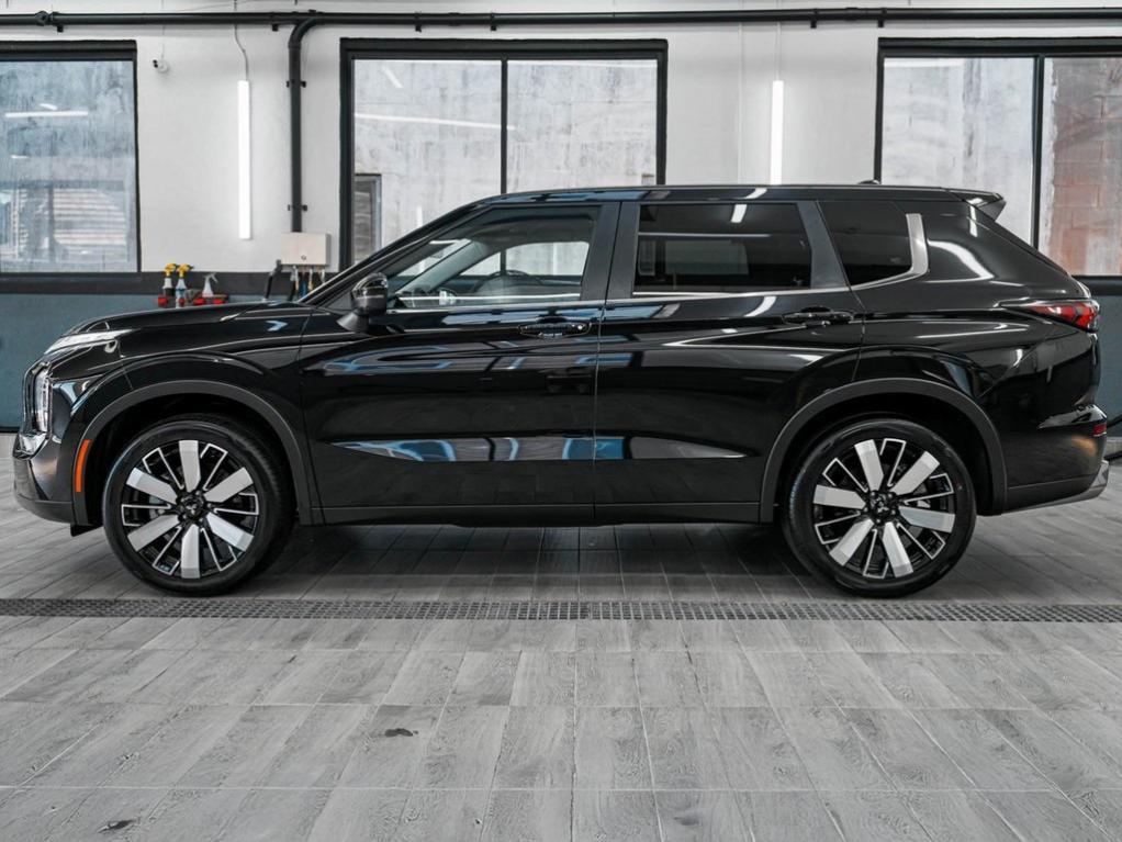 used 2025 Mitsubishi Outlander car, priced at $29,740