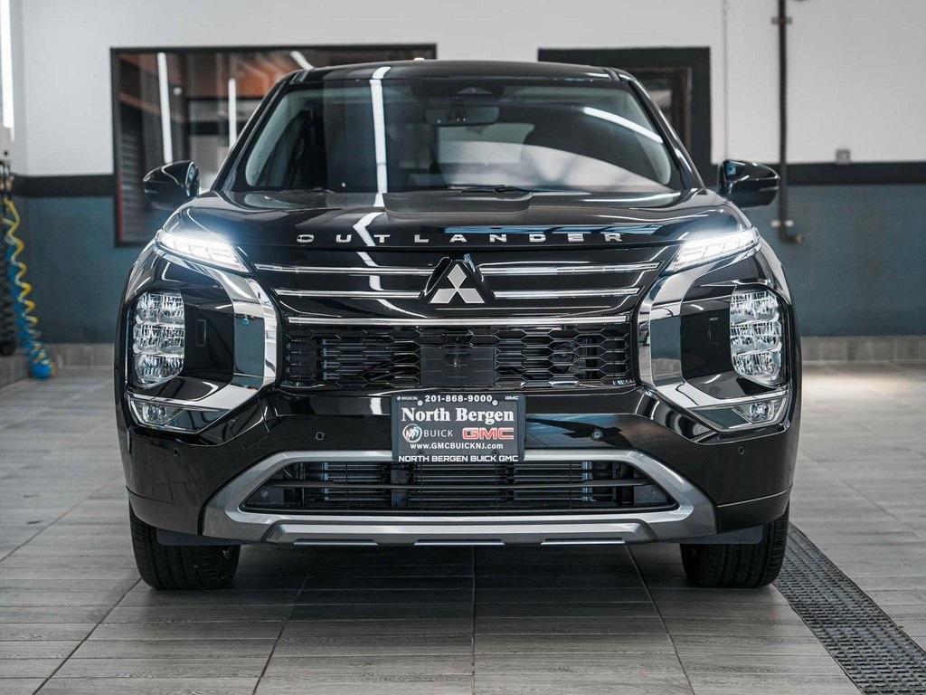 used 2025 Mitsubishi Outlander car, priced at $29,740