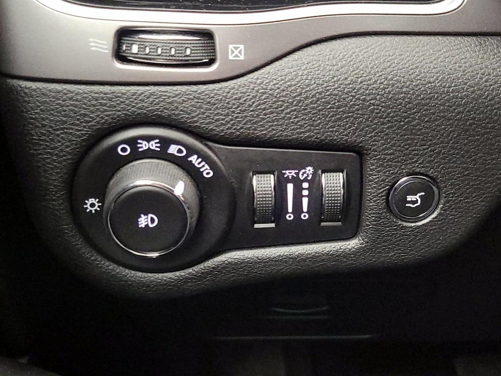used 2019 Jeep Cherokee car, priced at $21,998
