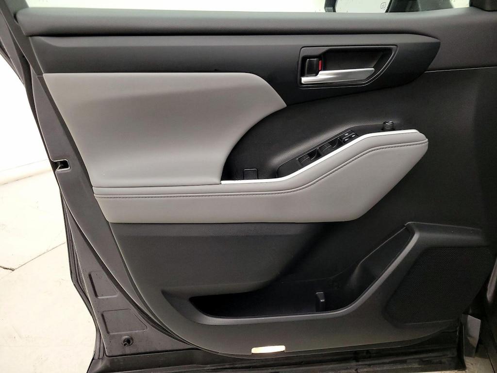 used 2021 Toyota Highlander car, priced at $29,998