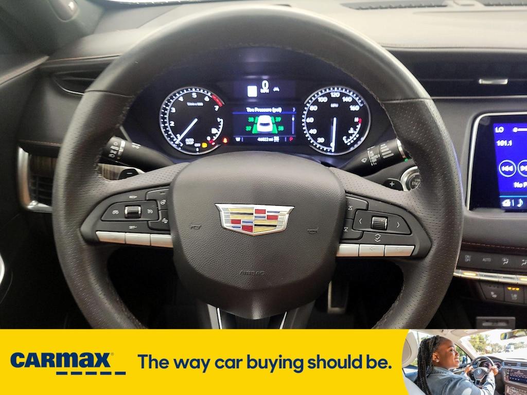 used 2022 Cadillac XT4 car, priced at $30,998