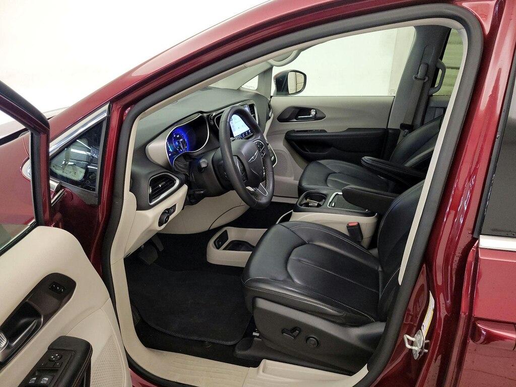 used 2023 Chrysler Pacifica car, priced at $27,998