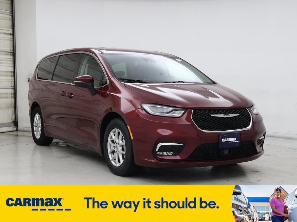 used 2023 Chrysler Pacifica car, priced at $25,998