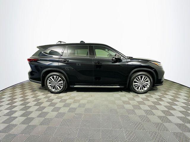 used 2024 Toyota Highlander car, priced at $55,649