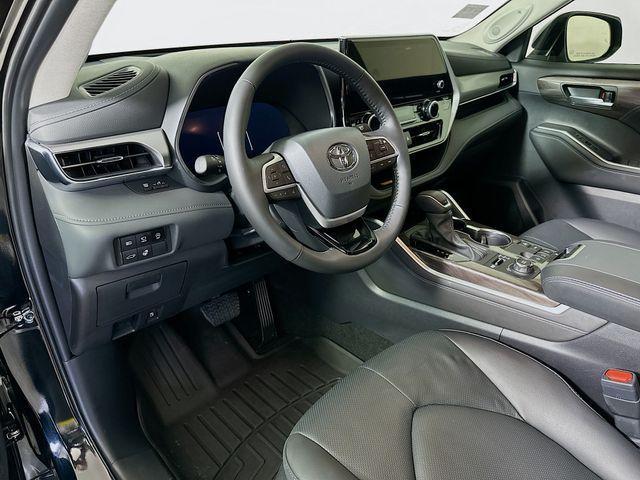 used 2024 Toyota Highlander car, priced at $55,649
