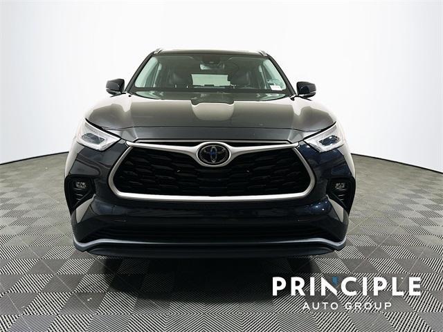 used 2021 Toyota Highlander car, priced at $32,761