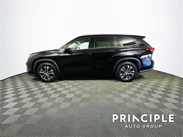 used 2021 Toyota Highlander car, priced at $32,761