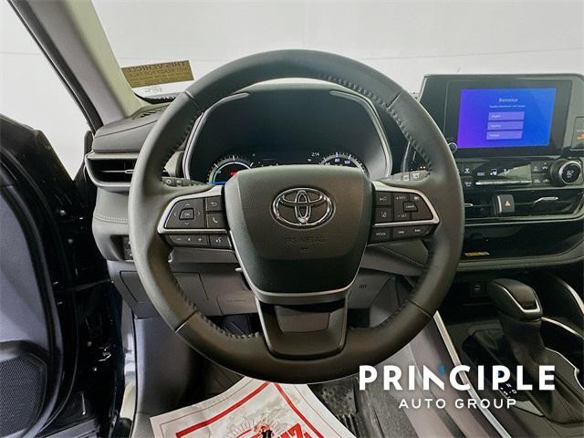 used 2024 Toyota Highlander Hybrid car, priced at $46,701