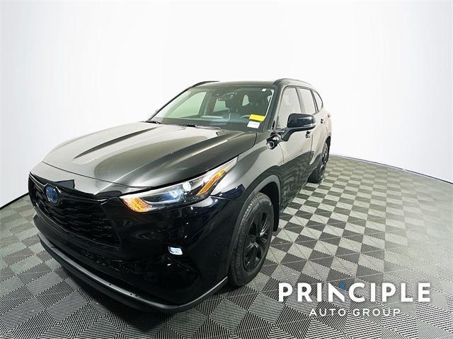 used 2024 Toyota Highlander Hybrid car, priced at $46,701