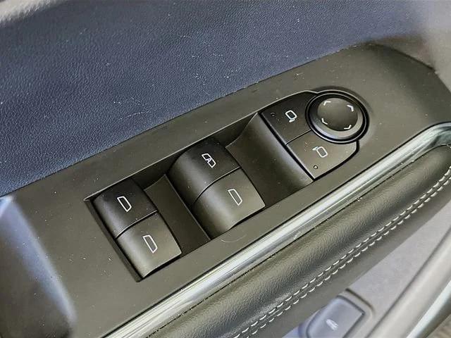 used 2025 GMC Acadia car, priced at $35,318