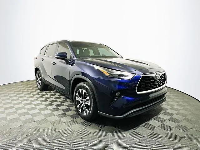 used 2023 Toyota Highlander car, priced at $38,991