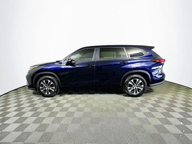 used 2023 Toyota Highlander car, priced at $38,991
