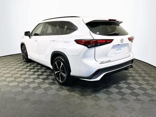 used 2021 Toyota Highlander car, priced at $28,513