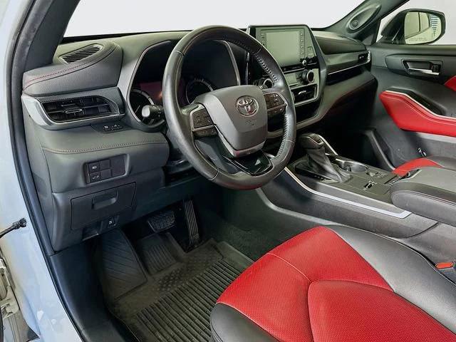 used 2021 Toyota Highlander car, priced at $28,513