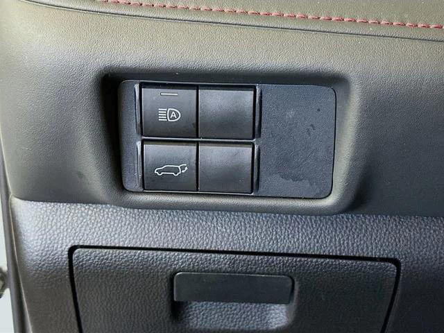 used 2021 Toyota Highlander car, priced at $28,513