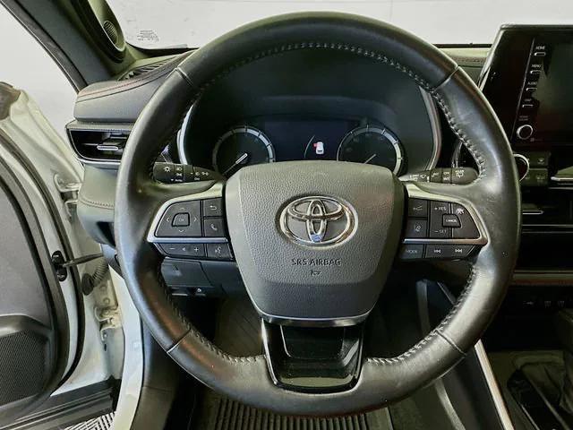 used 2021 Toyota Highlander car, priced at $28,513