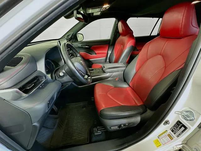 used 2021 Toyota Highlander car, priced at $28,513