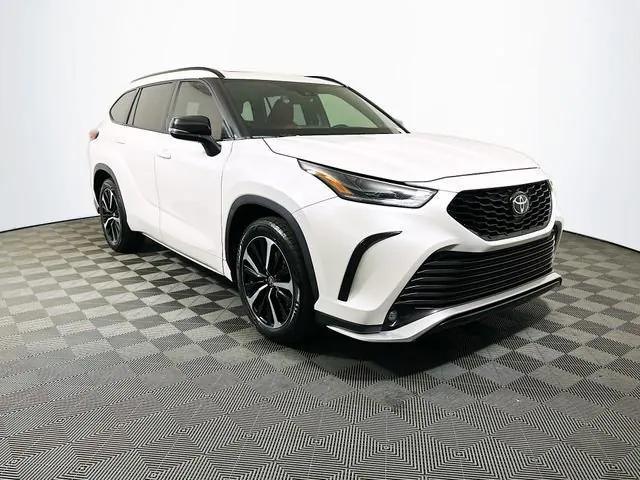used 2021 Toyota Highlander car, priced at $28,513