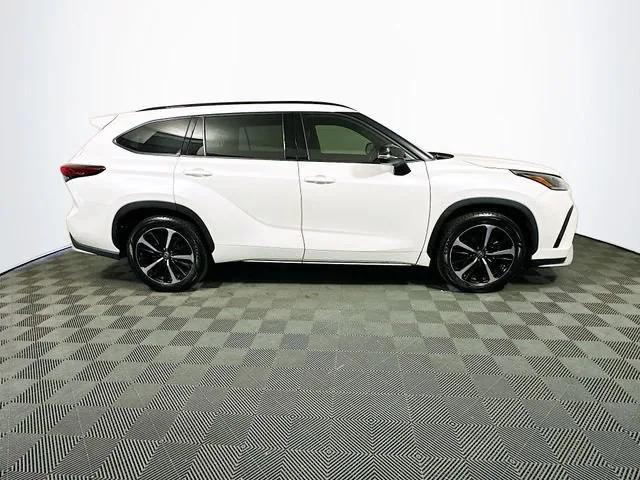 used 2021 Toyota Highlander car, priced at $28,513