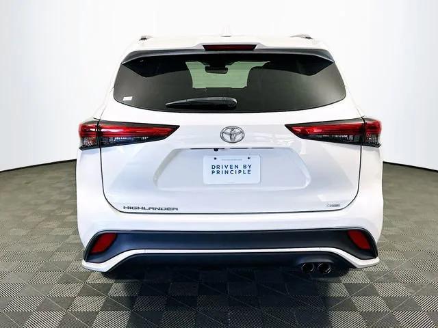used 2021 Toyota Highlander car, priced at $28,513