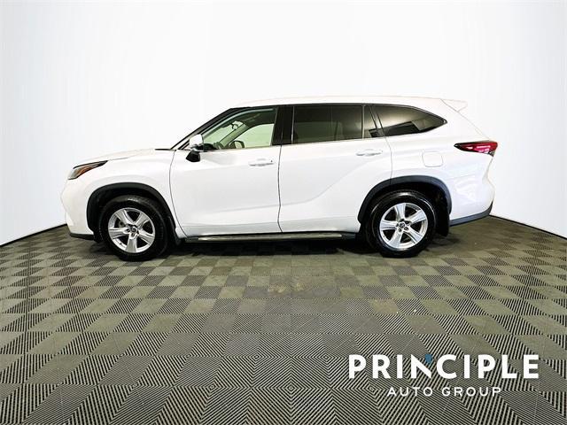 used 2022 Toyota Highlander car, priced at $28,872