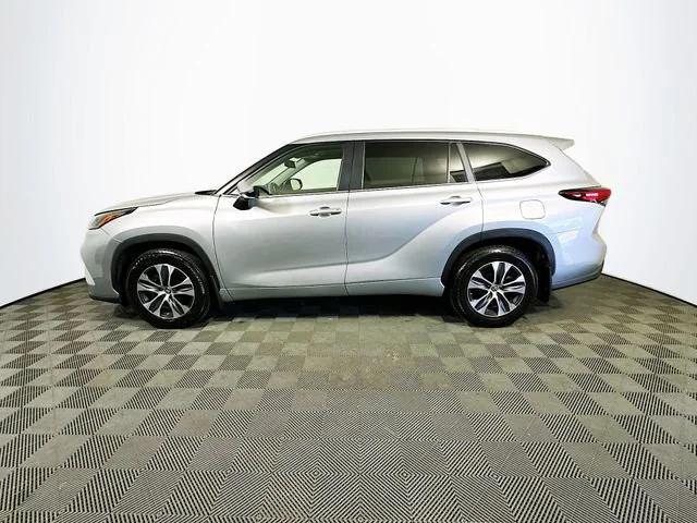 used 2023 Toyota Highlander car, priced at $36,755