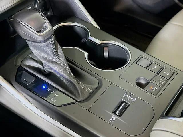 used 2023 Toyota Highlander car, priced at $36,755
