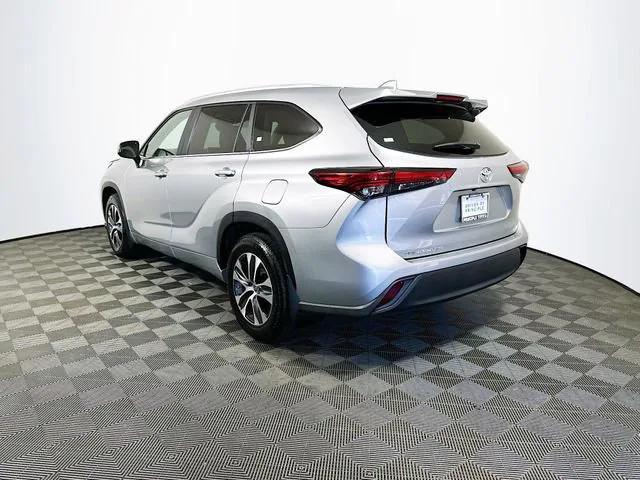 used 2023 Toyota Highlander car, priced at $36,755