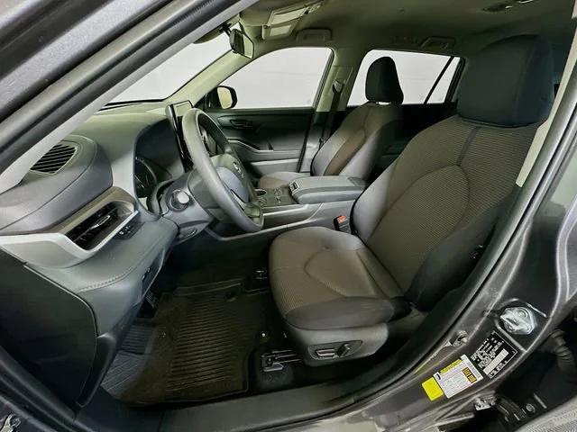 used 2023 Toyota Highlander car, priced at $34,749