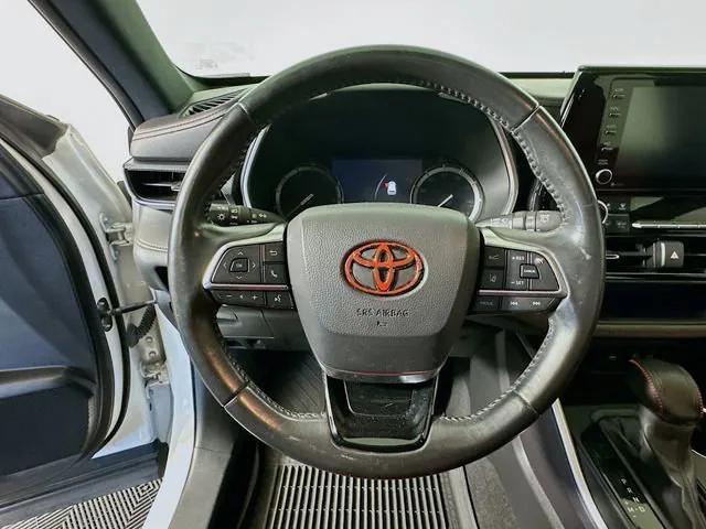 used 2021 Toyota Highlander car, priced at $33,856
