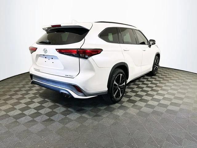used 2021 Toyota Highlander car, priced at $33,856