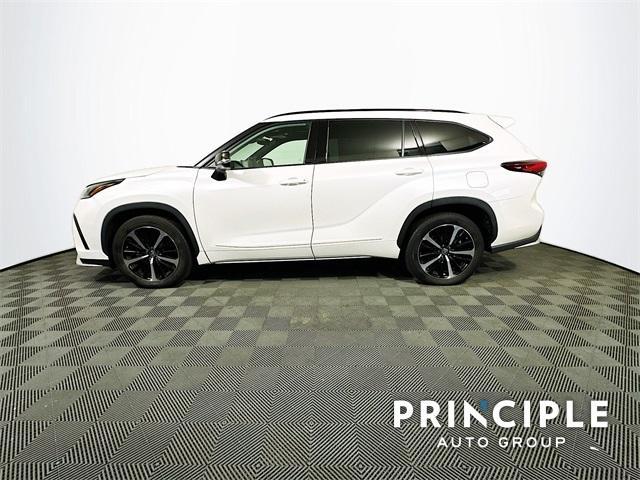 used 2021 Toyota Highlander car, priced at $36,991