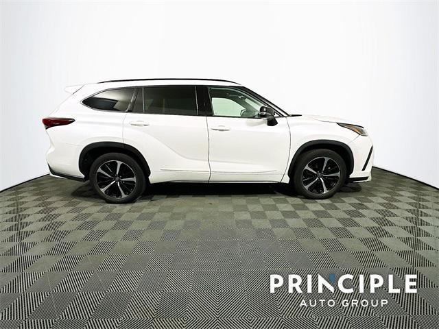 used 2021 Toyota Highlander car, priced at $36,991