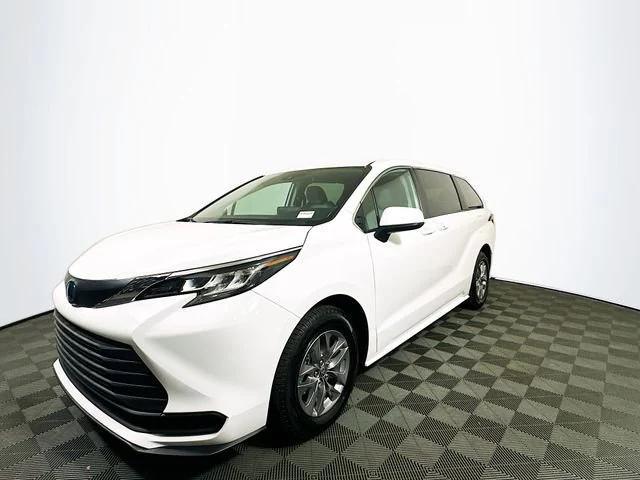 used 2023 Toyota Sienna car, priced at $36,498