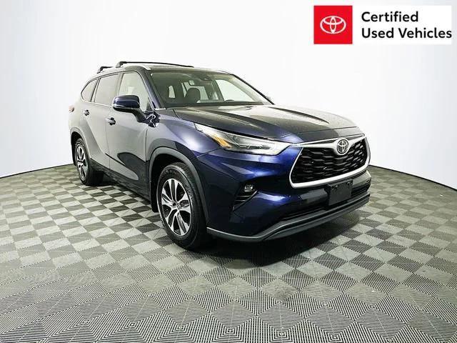 used 2023 Toyota Highlander car, priced at $35,618