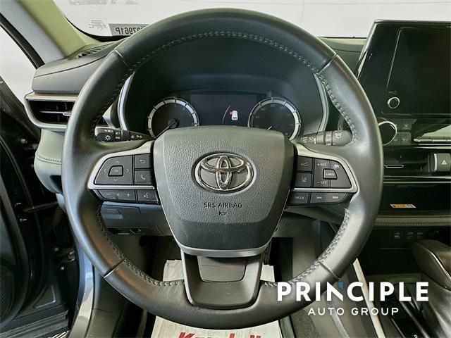 used 2023 Toyota Highlander car, priced at $37,386