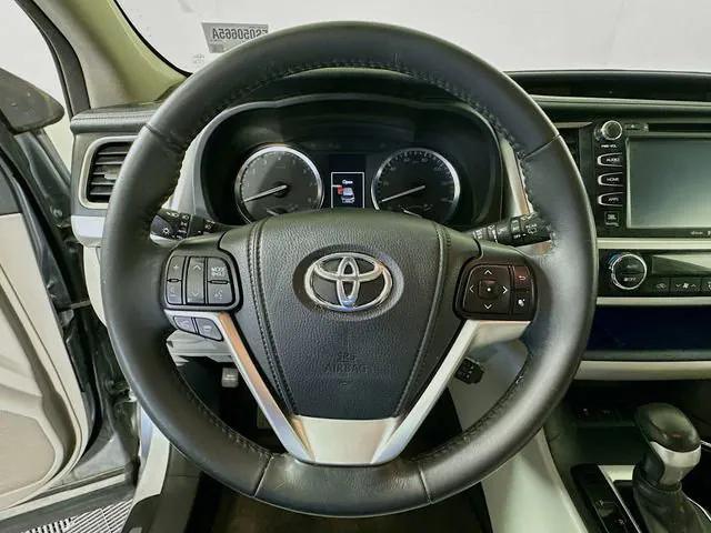used 2015 Toyota Highlander car, priced at $17,997