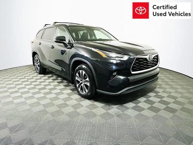 used 2023 Toyota Highlander car, priced at $37,709