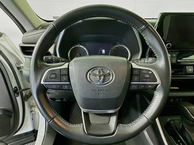 used 2023 Toyota Highlander car, priced at $37,958