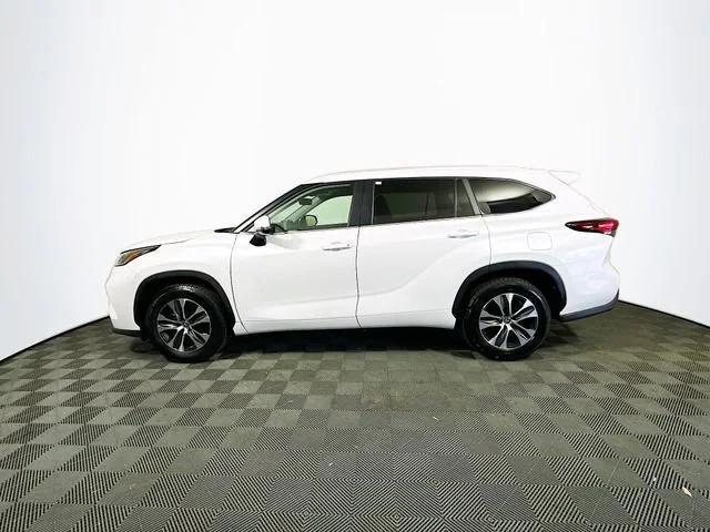 used 2023 Toyota Highlander car, priced at $37,958