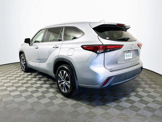 used 2023 Toyota Highlander car, priced at $37,991