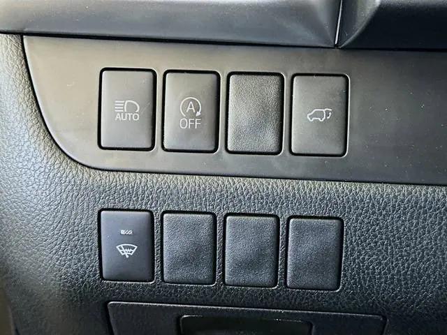 used 2019 Toyota Highlander car, priced at $26,698